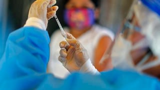 Otorgarán estímulo económico al personal de salud a cargo de la vacunación contra el Covid-19
