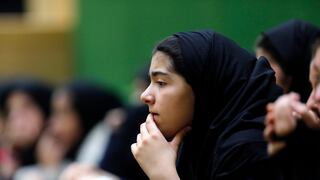 Irán: 650 niñas envenenadas para evitar que vayan a la escuela 