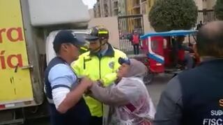Denuncian que fiscalizadores de Surco agredieron a una anciana ambulante [VIDEO]
