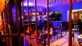 Municipalidad de Lima clausura tres bares que funcionaban durante horario de inmovilización obligatoria