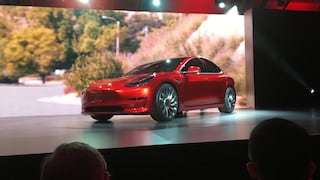 “Tesla Model 3 tiene grandes defectos”, advierte calificadora de EE.UU.
