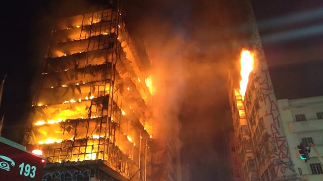Un edificio de 24 pisos de Sao Paulo colapsa tras un incendio [FOTOS Y VIDEO]