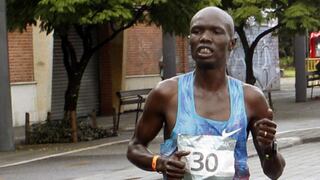 Atleta de Kenia es atropellado por irresponsable conductor en media maratón en Colombia