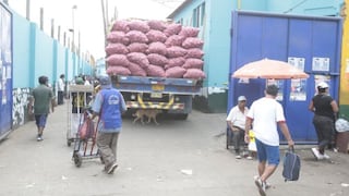 La Parada: Unos 46 camiones ingresaron para sacar mercadería