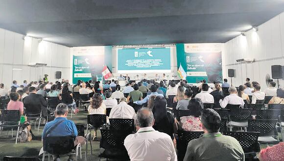 COMPROMISO. Más de 600 participantes de diferentes entidades se hicieron presentes para debatir problemáticas. (Foto: Perú21)