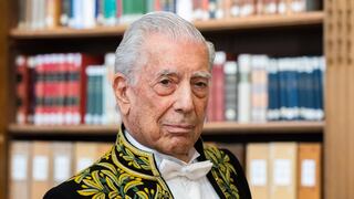 Mario Vargas Llosa está hospitalizado desde el sábado tras contagiarse de COVID-19 