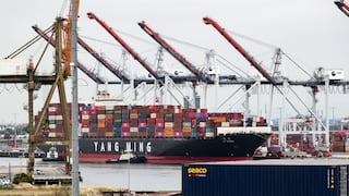 EE.UU. comienza a recaudar aranceles más altos a bienes chinos que llegan por vía marítima