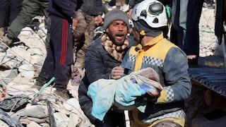 Terremoto en Siria: Encuentran recién nacida entre escombros y miles quieren adoptarla