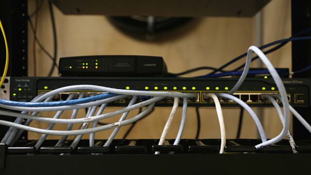 FBI y su severa alerta a todo el mundo: hay que reiniciar los routers