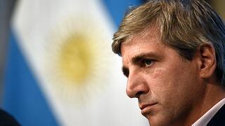Renuncia jefe del banco central de Argentina en medio de crisis y gestiones con FMI