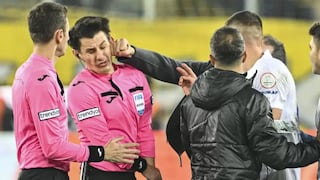 No es Copa Perú: Hinchas y dirigentes de un club agredieron ferozmente a árbitro en Turquía [VIDEO]
