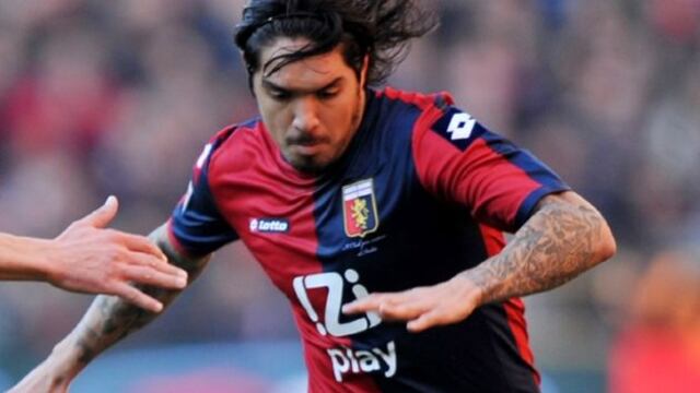 Juan Vargas reaparece en el empate de Genoa