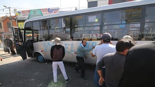 Transportistas en huelga bajan llantas a vehículos y obligan a comerciantes a cerrar negocios en Arequipa [VIDEO]