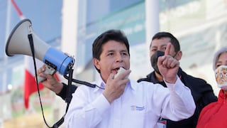 Pedro Castillo fue recibido entre insultos en su visita a mercado de Arequipa