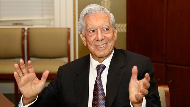 Mario Vargas Llosa se recupera del COVID-19 y recibe el alta hospitalaria 