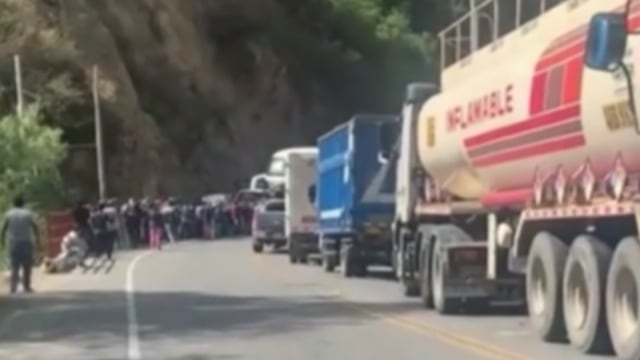 Paro de transportistas de carga: bloquean vía Interoceánica en Apurímac y entrada a Juliaca  