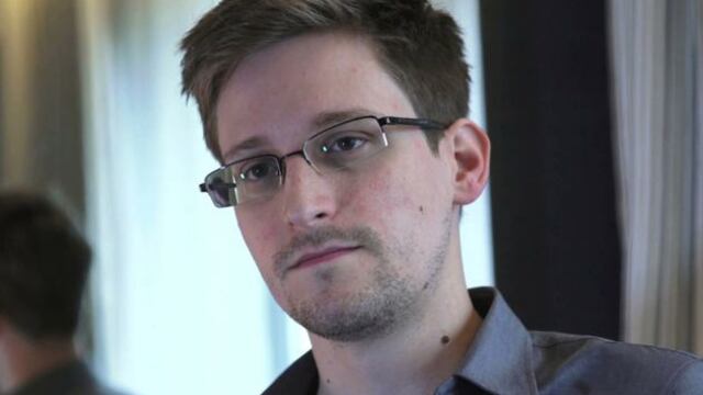 Snowden retira pedido de asilo en Rusia