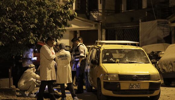 Un hombre fue asesinado cuando se encontraba dentro de un taxi en Los Olivos. (Foto: Joel Alonzo/ @photo.gec)