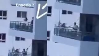 De terror: Hombre columpia a su hijo desde balcón de su departamento en el sexto piso