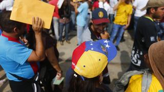 Se registran largas colas de venezolanos al exterior de la sede de Interpol en Surco [VIDEO]