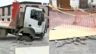 Camión con cemento se hundió en medio de la plaza de la Iglesia de San Francisco [VIDEO]