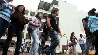 Millennials peruanos prefieren estudiar y trabajar