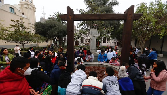 Fieles acuden cada 30 de agosto al Santuario de Santa Rosa de Lima. (Foto: Hugo Curotto @photo.gec)
