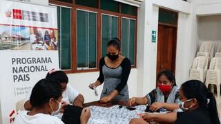 Loreto: mujeres cruzan río Putumayo para enseñar a confeccionar mascarillas