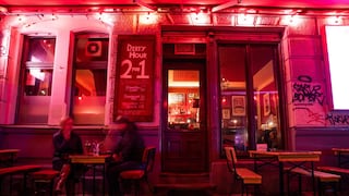 Justicia de Berlín deroga la orden de cierre nocturno de bares y restaurantes 
