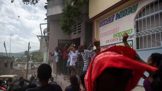 Haití: turba captura y golpea a dos sospechosos del asesinato de presidente Jovenel Moise