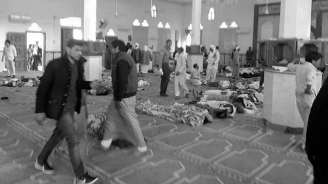 Egipto: Al menos 305 muertos en ataque terrorista a mezquita y declaran tres días de luto nacional
