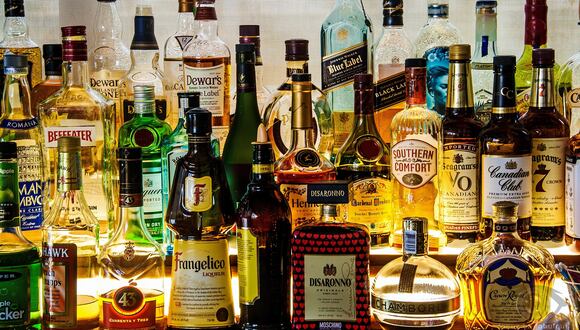 Ventas de bebidas alcohólicas crecerían impulsadas por consumo en bares y restaurantes.