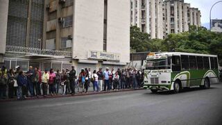 Venezuela reanuda labores en profunda crisis tras gigantesco apagón