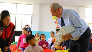 PPK celebra su cumpleaños 79 visitando a niño en Comas