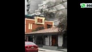 Surco: reportan incendio en cuadra 1 de la Av. Caminos del Inca | VIDEO