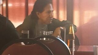 Alejandro Toledo disfruta en restaurante de California [FOTOS]