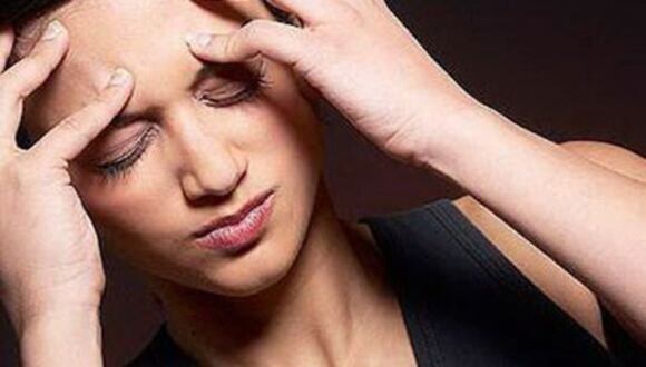 Dolor de cabeza intenso figura entre los síntomas de un infarto cerebral. (Foto: GEC)
