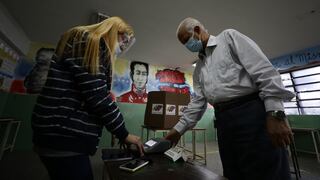 Abren los primeros centros de votación en Venezuela para elecciones regionales y locales