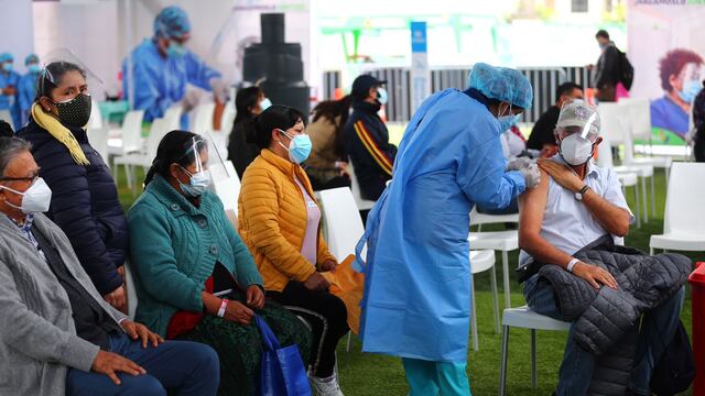 Gobierno estima vacunar contra el Covid a 13 millones de personas hasta octubre