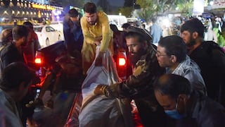 Aumentan a 95 los muertos en el doble atentado en el aeropuerto de Kabul