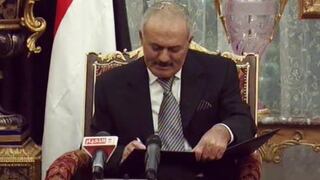 Saleh firma acuerdo para dejar poder