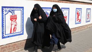 Irán: autoridades revisan la ley del velo obligatorio en medio de oleada de protestas