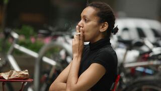 Ciudad de Nueva York aumenta a 21 la edad mínima para fumar