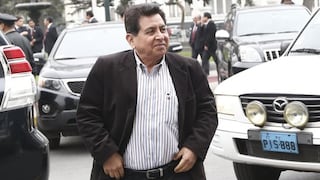 Congresista José León no dejará su inmunidad parlamentaria