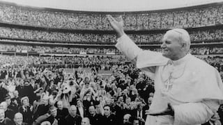 FOTOS: Juan Pablo II, la vida de un Papa que será santo