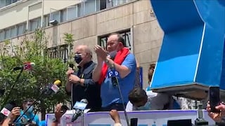 Rafael López Aliaga recibió apoyo de Hernando de Soto en protesta frente al JNE