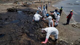 Capitanía del Puerto del Callao supervisa las labores de control tras derrame de petróleo
