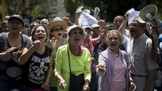 Venezuela: jubilados rechazan exigencia de "carné de la patria" para cobrar [FOTOS]
