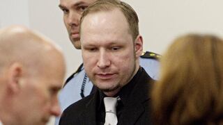 ‘Asesino de Oslo’ disparó "a la cabeza" de sus víctimas en isla de Utoya