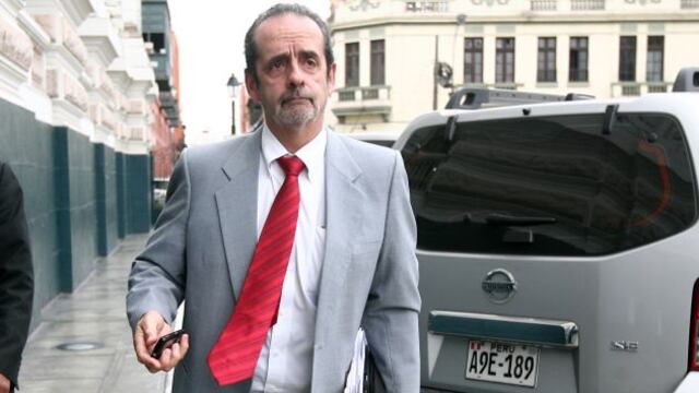 Javier Diez Canseco hoy otra vez en Ética por denuncia de colega